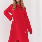 Trapezoidal dress with wide turtleneck red FI699